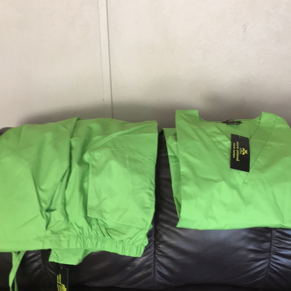 Uniform 2pc.